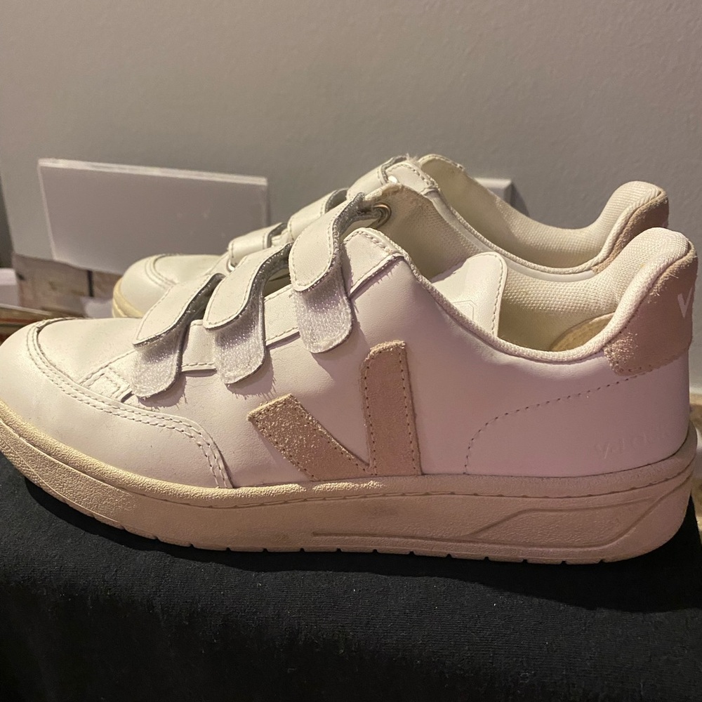 Veja V-lock sneakers size 37